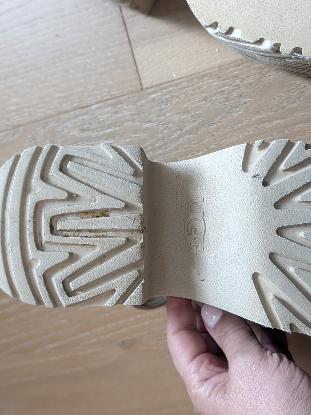 UGG Women’s Tan Suede Platform Sandals - Picture 7 of 13